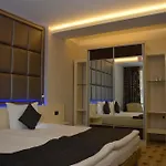 National Palace Wine & Otel