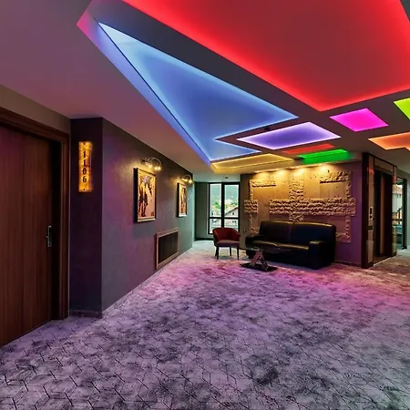 מלון National Palace Wine & 4*