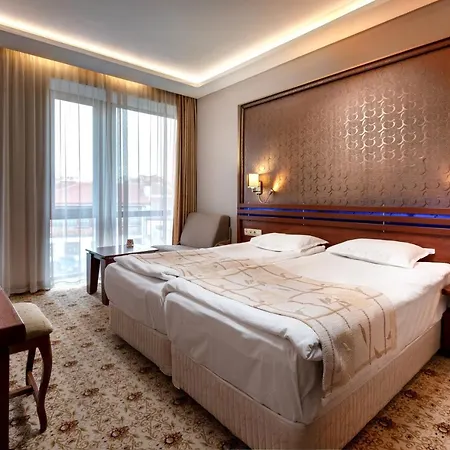Hotel National Palace Wine & 4*