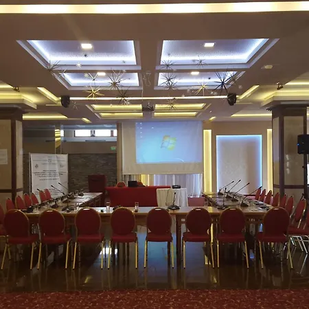 National Palace Wine & 4*