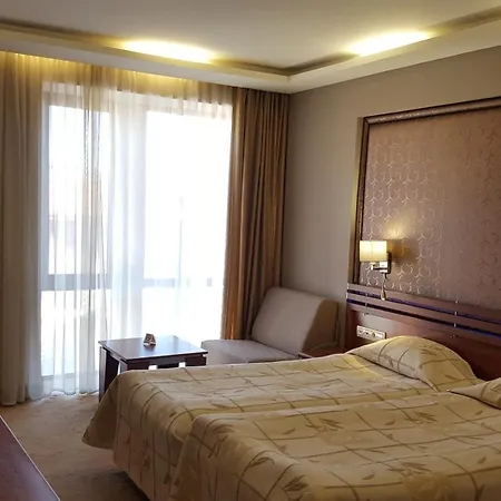 Hotel National Palace Wine & 4*