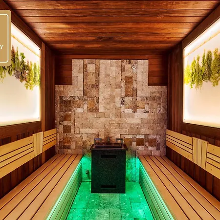 National Palace Wine & מלון