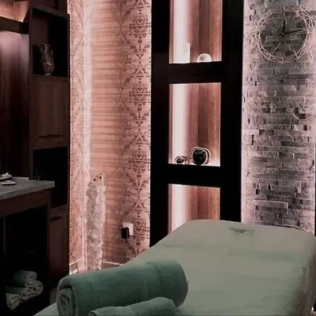 National Palace Wine & 4*