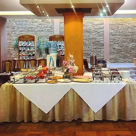 National Palace Wine & 4*