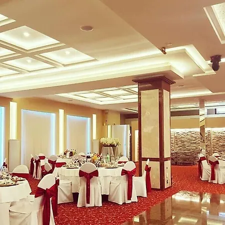 National Palace Wine & 4*