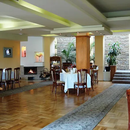 National Palace Wine &