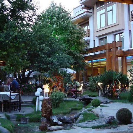 Hotel National Palace Wine & 4*