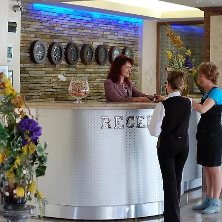 National Palace Wine &